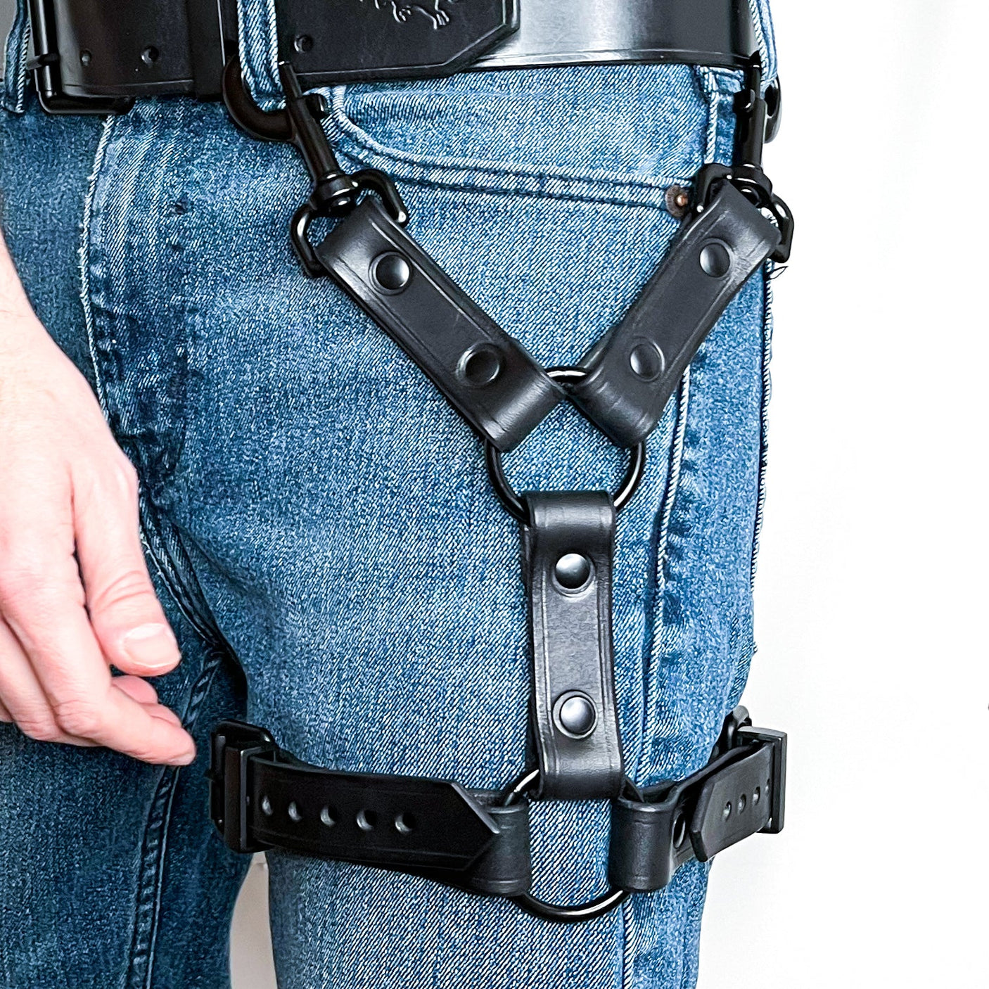Leather Leg Harness from REGULATION.
