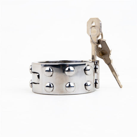 Impaler Spiked CBT Ring, Locking from REGULATION.