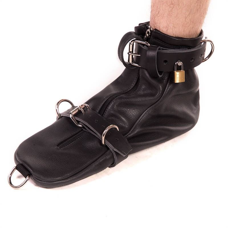 Bondage Boots from REGULATION.