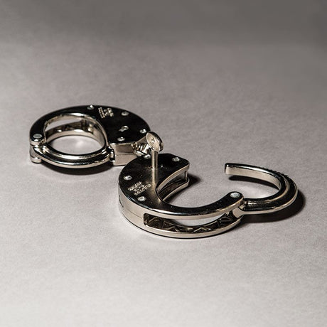 Clejuso Medium Weight Handcuffs from Clejuso.