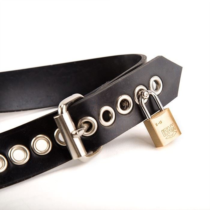 harnais plug anal DOMINIX Deluxe Leather Anal Plug Harness with Cock Ring main image 0