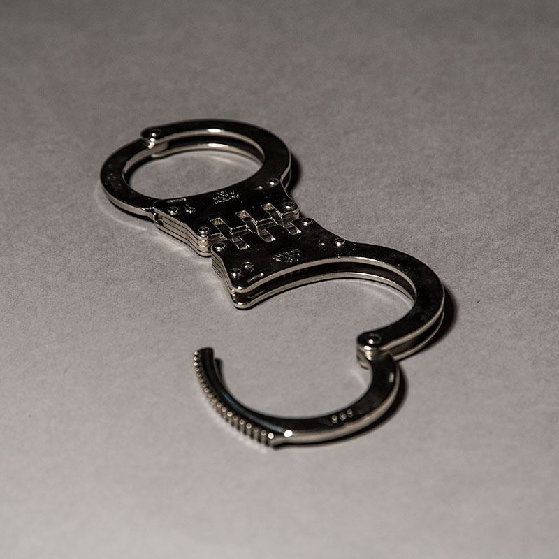 TCH (UK) 810 Hinged Steel Handcuff from TCH UK.